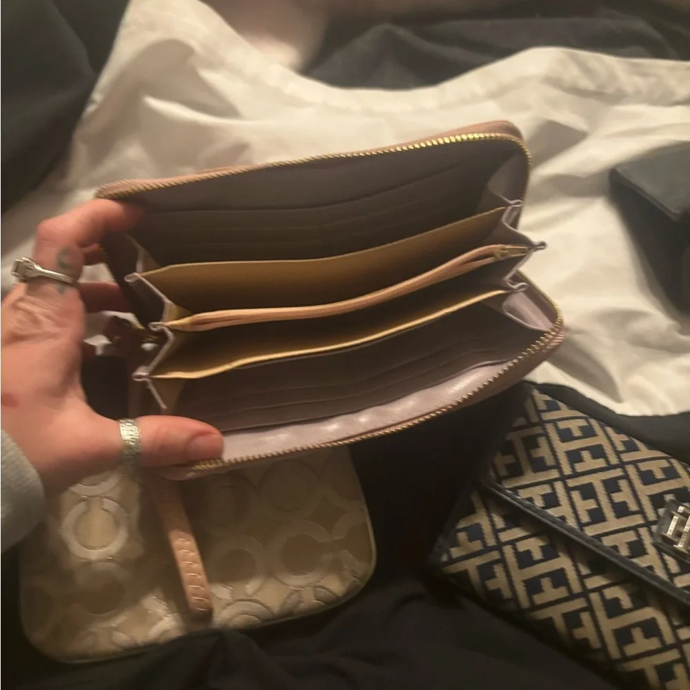 Designer Wallets - Picture 8 of 8